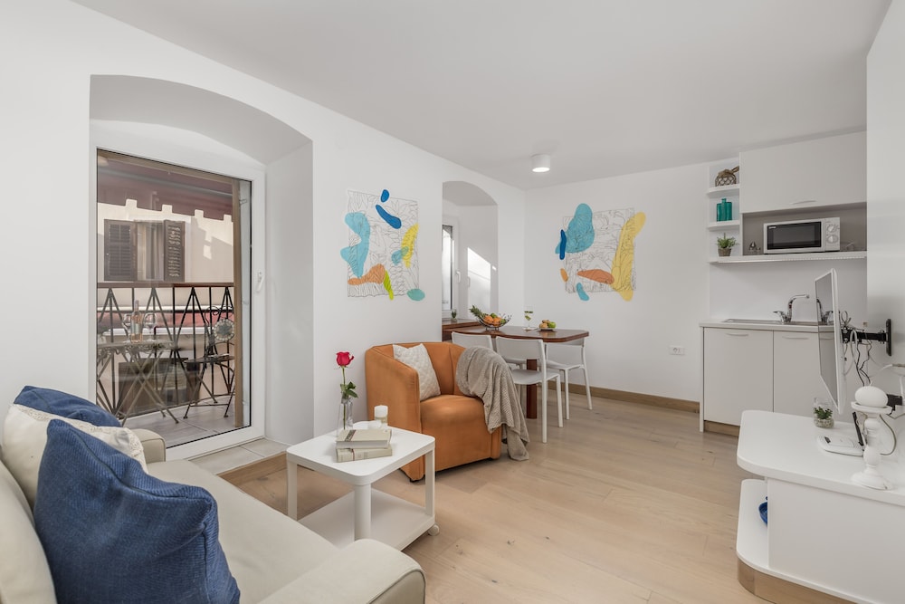 Apartment, Balcony (2)