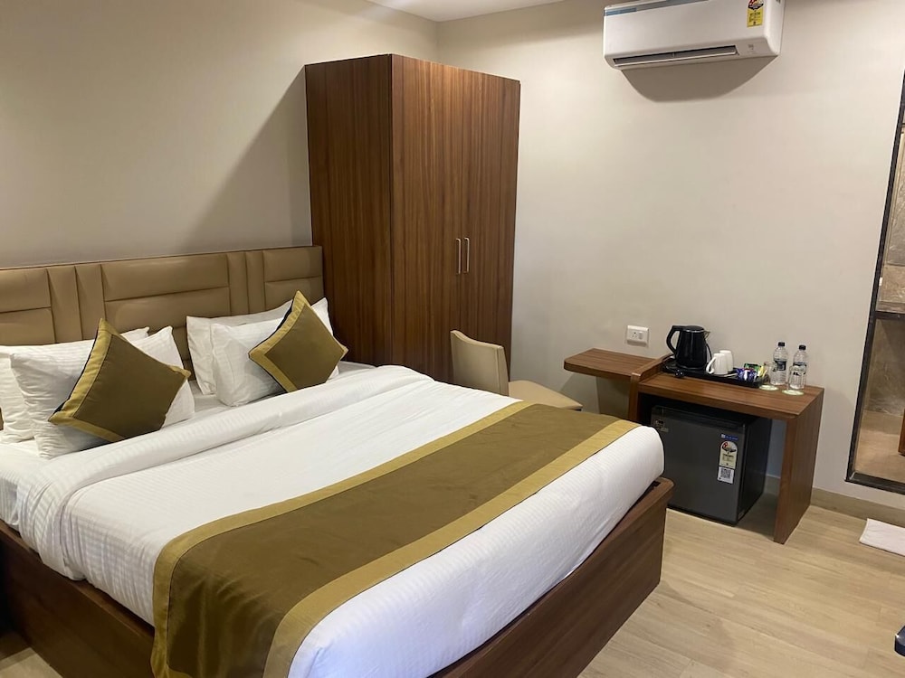 Deluxe Room - Photo 4