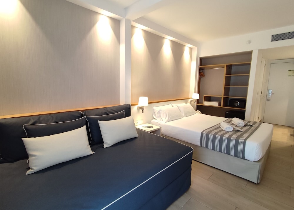 Standard Double Room, 1 Queen Bed with Sofa bed, Balcony