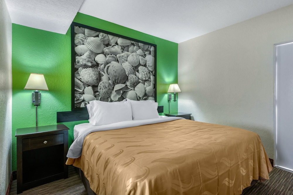 Room, Multiple Beds, Non Smoking - Photo 1