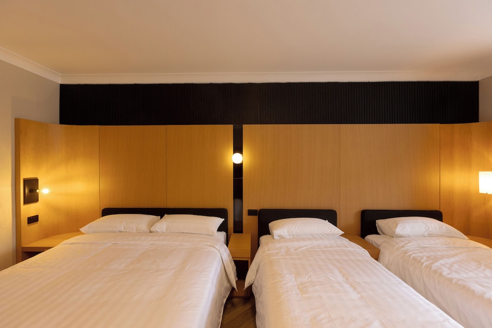 Deluxe Quadruple Room photo 2