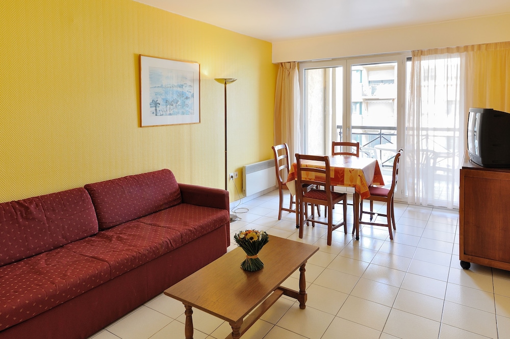 Apartment, 1 Bedroom, Balcony - Photo 3