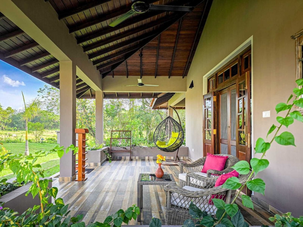 Deluxe Bungalow, Balcony, Pool View photo 2