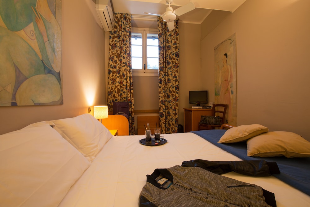Standard Room photo 3