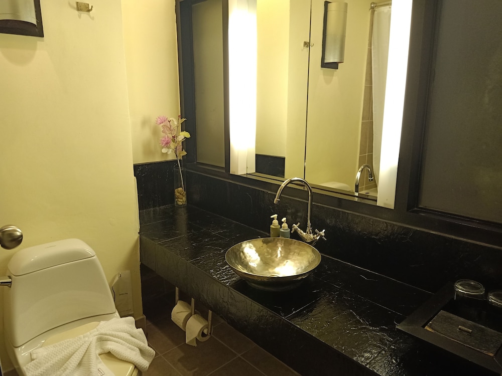 Deluxe Double or Twin Room, Balcony - Photo 3