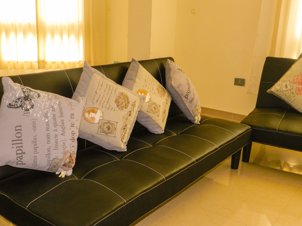 Premium Apartment, 3 Bedrooms, Kitchen, City View photo 3