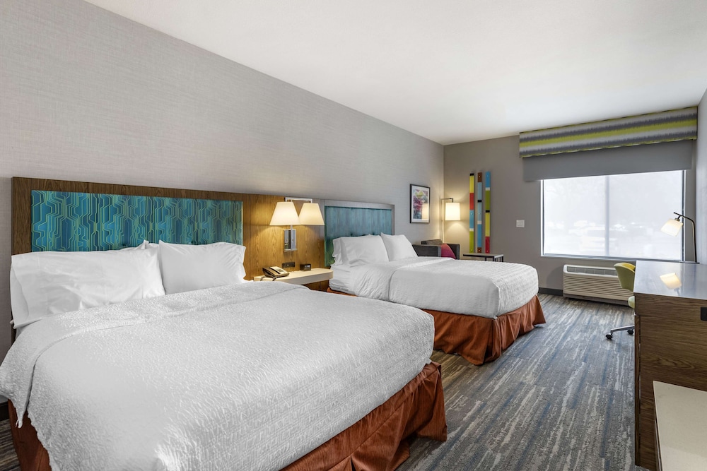Room, 2 Queen Beds, Accessible, Bathtub photo 2