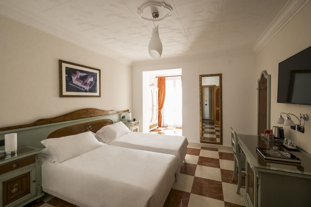 Comfort Double or Twin Room, Balcony, Courtyard Area