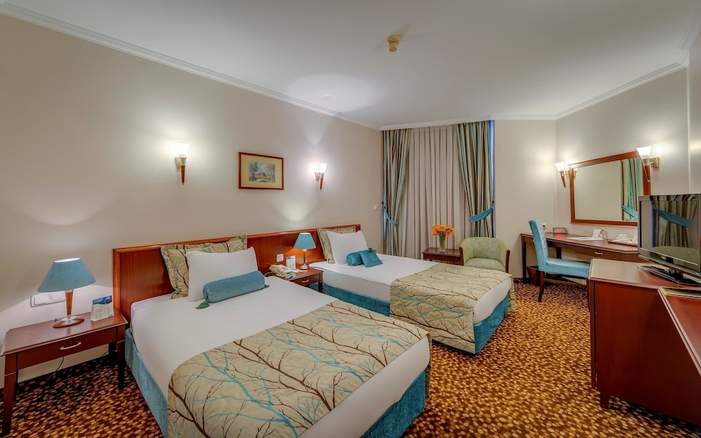 Standard Room, 3 Twin Beds, Balcony