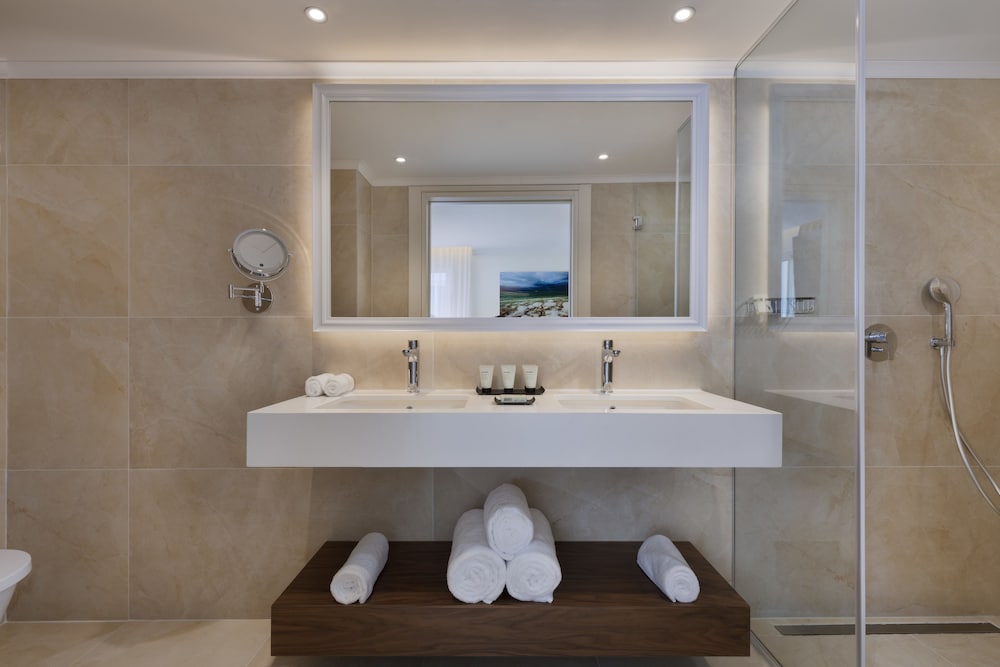 Deluxe Room, Balcony photo 2