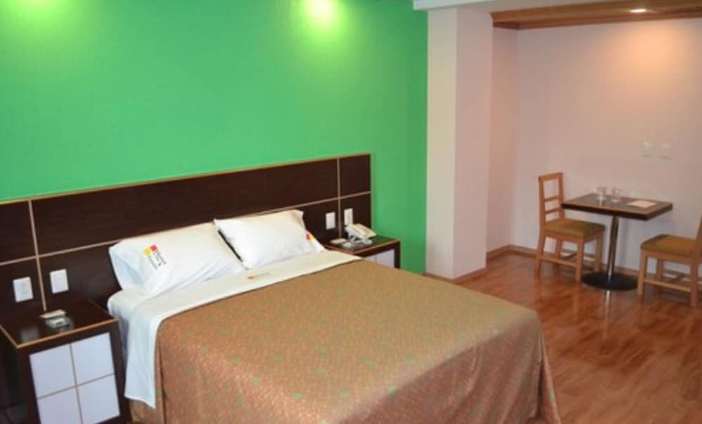Jacuzzi Master Suite photo 2