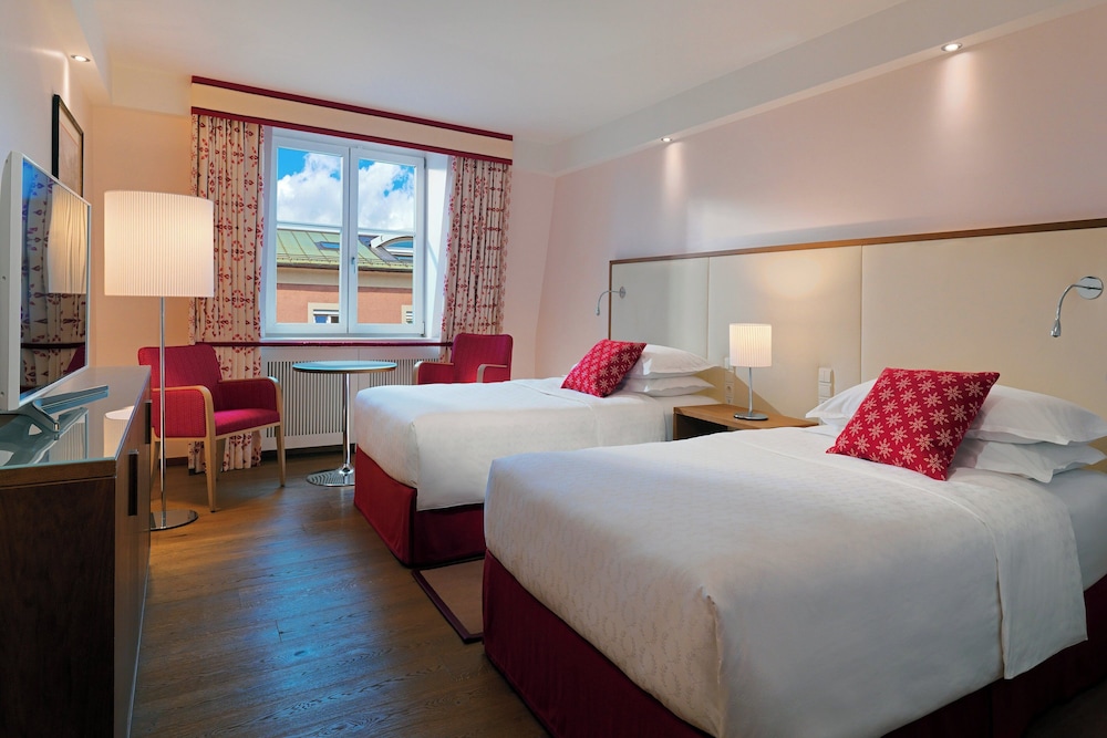 Deluxe Room, 2 Twin Beds, Park View - Photo 3