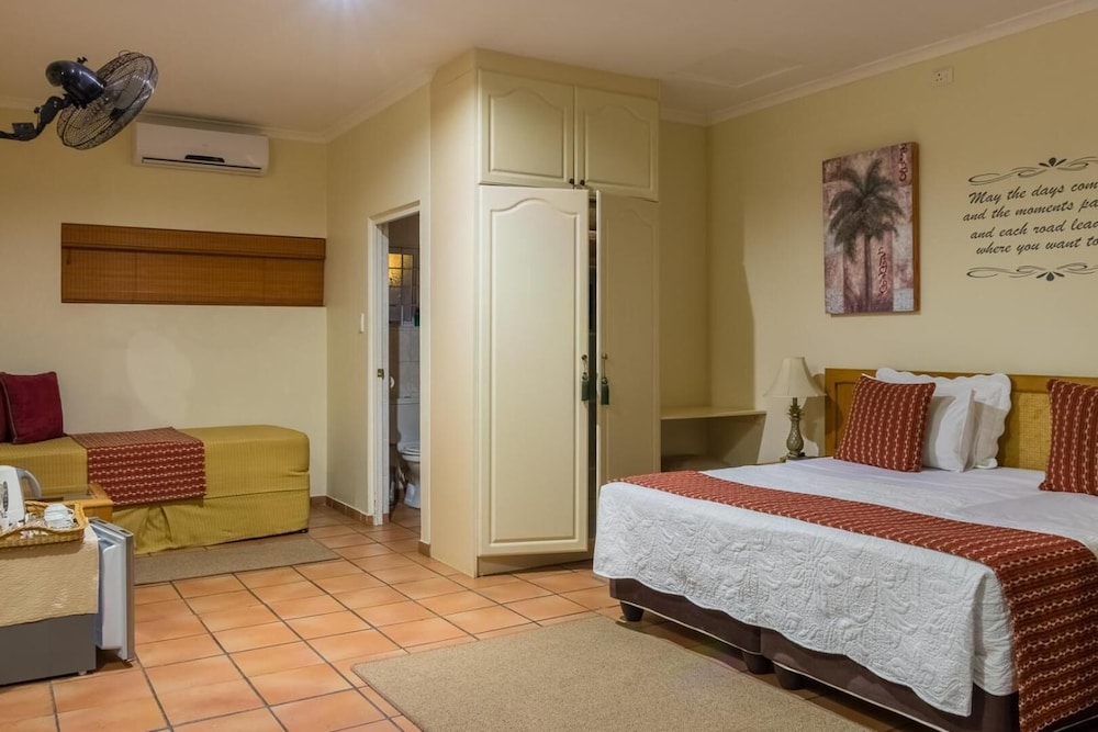 Room (Double or Twin Room with Extra Bed) photo 3