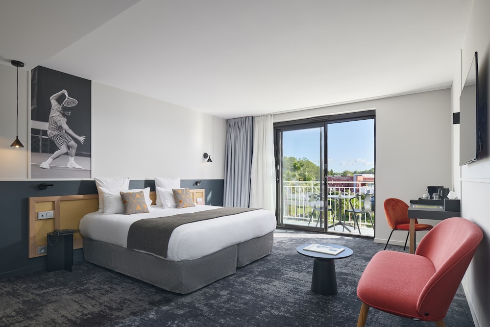 Deluxe Room, 1 King Bed (Chambre Deluxe Club) - Photo 1