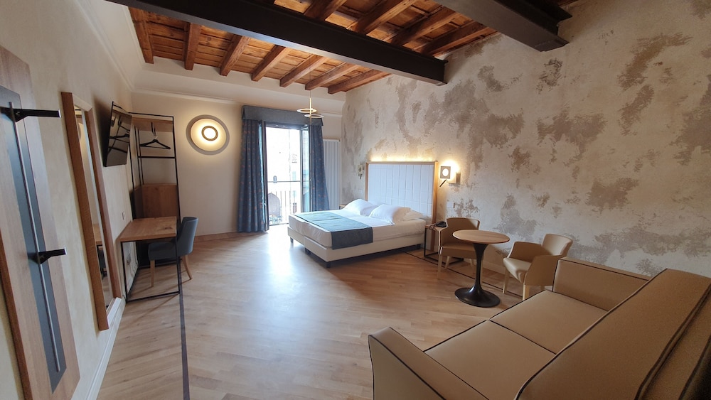 Deluxe Room (Family)