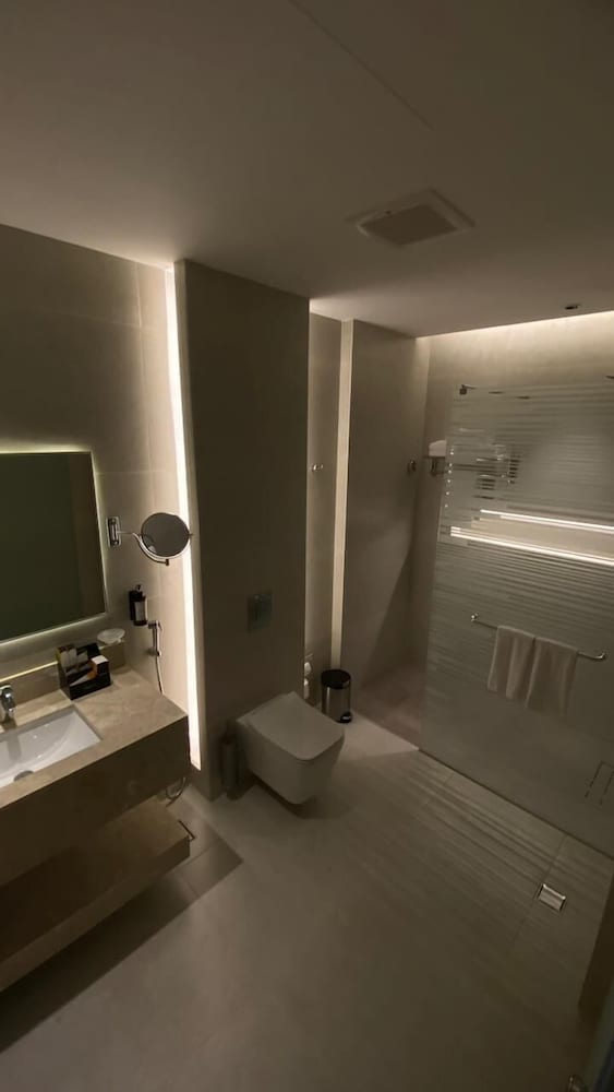 Deluxe Single Room, Partial Sea View photo 3