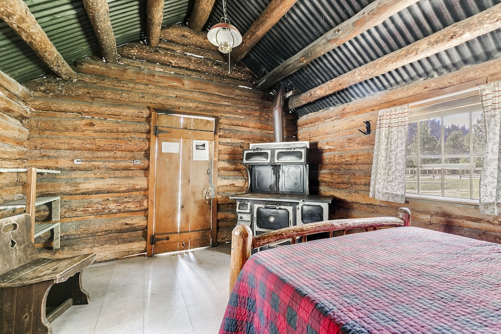 Basic Cabin, 1 Double Bed photo 1