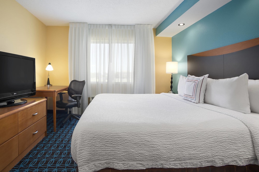 Executive Suite, 1 King Bed with Sofa bed photo 2