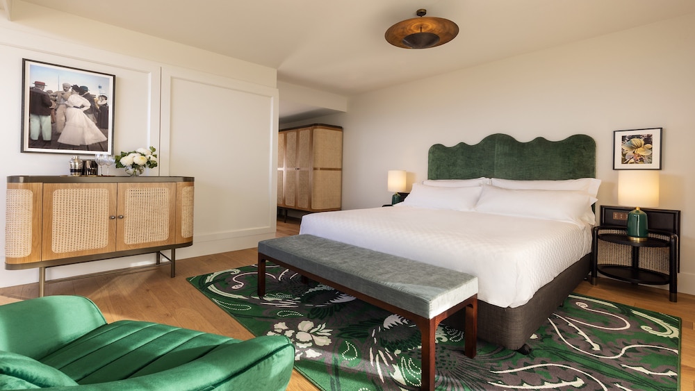 Classic Room, 1 King Bed (Riley Lane Wing)