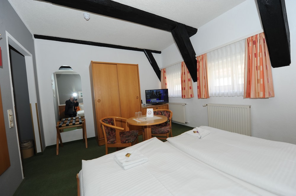Basic Double Room Single Use photo 3