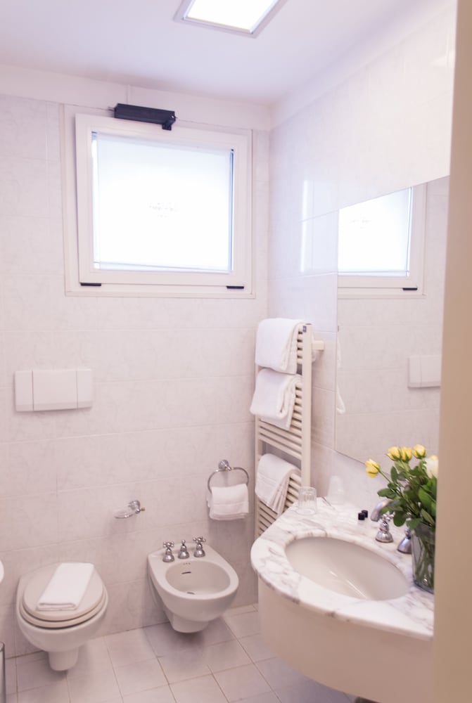 Classic Double Room - Photo 7