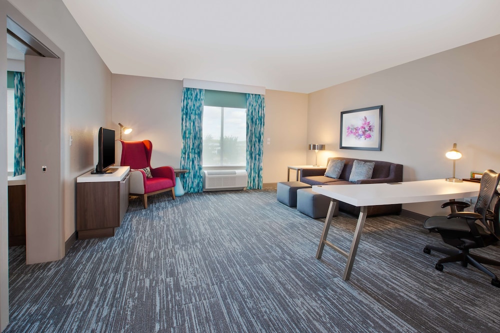 Suite, 1 King Bed - Photo 1