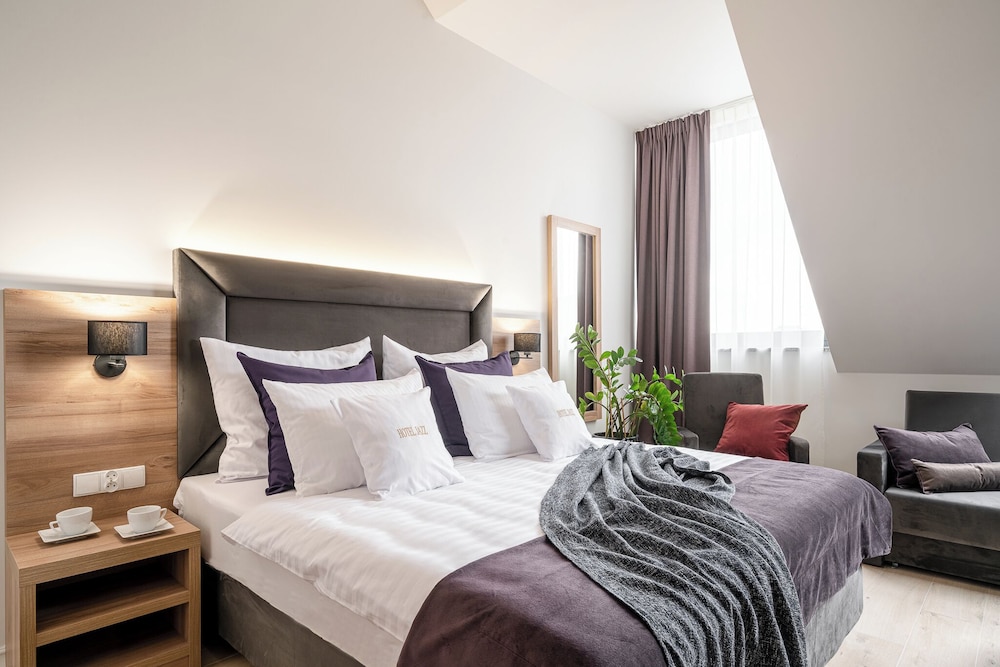 Standard Triple Room - Photo 2