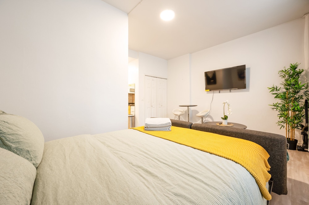 Apartment photo 2