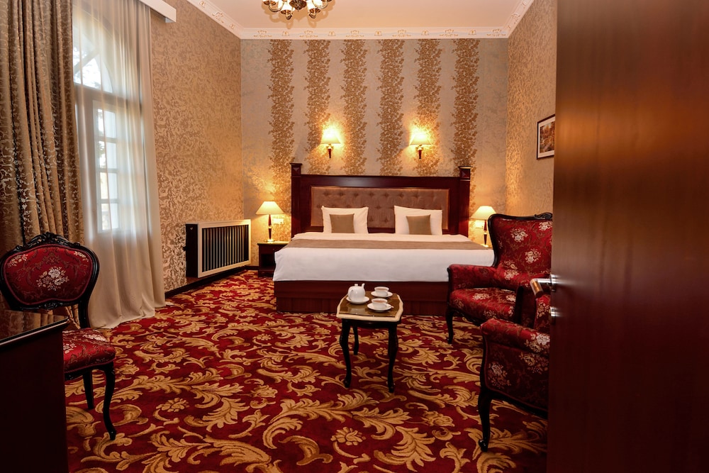 Deluxe Room, Balcony - Photo 15