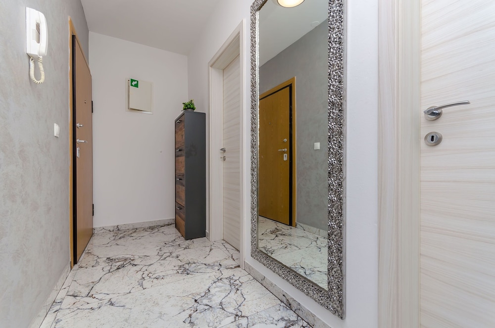Apartment (A1) photo 2
