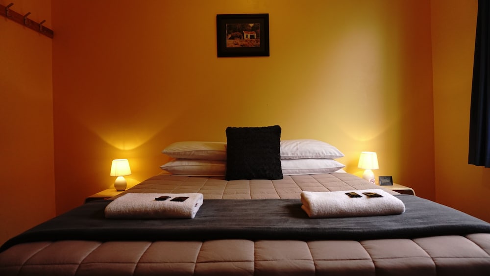 Standard Double Bed (Shared bathroom) photo 1