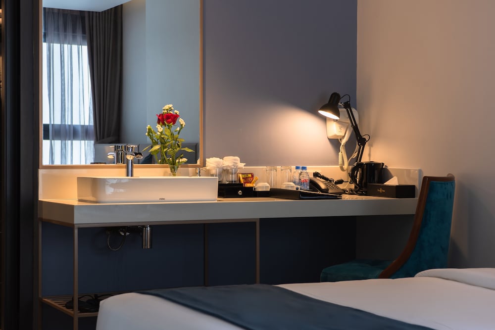 Deluxe Double or Twin Room, 1 Bedroom, City View - Photo 13