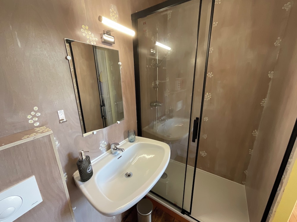Basic Single Room