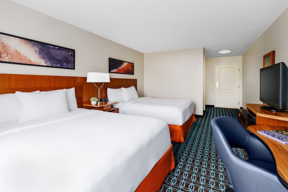 Room, 2 Queen Beds (Mobility Accessible, Tub) - Photo 3