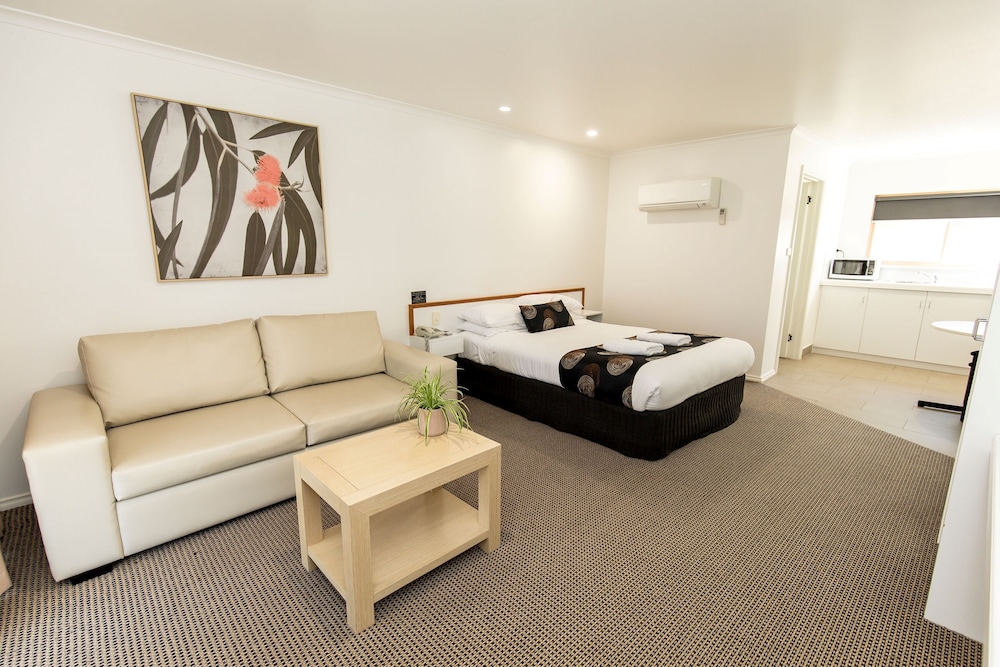 Studio Suite photo 3