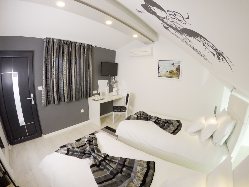 Deluxe Twin Room, Non Smoking, City View photo 1