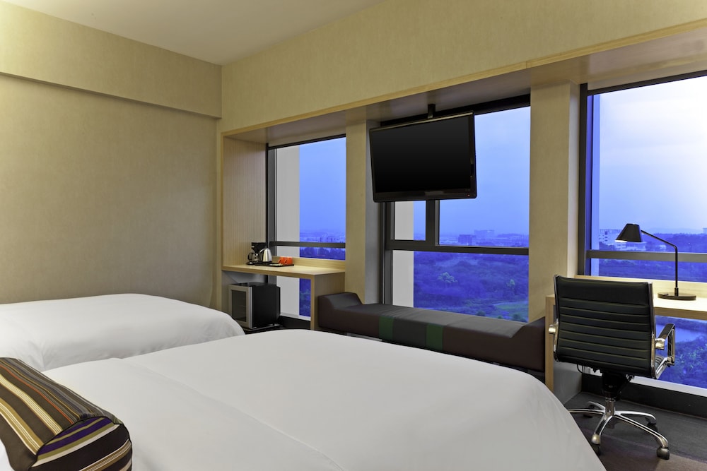 Room, 2 Twin Beds - Photo 3