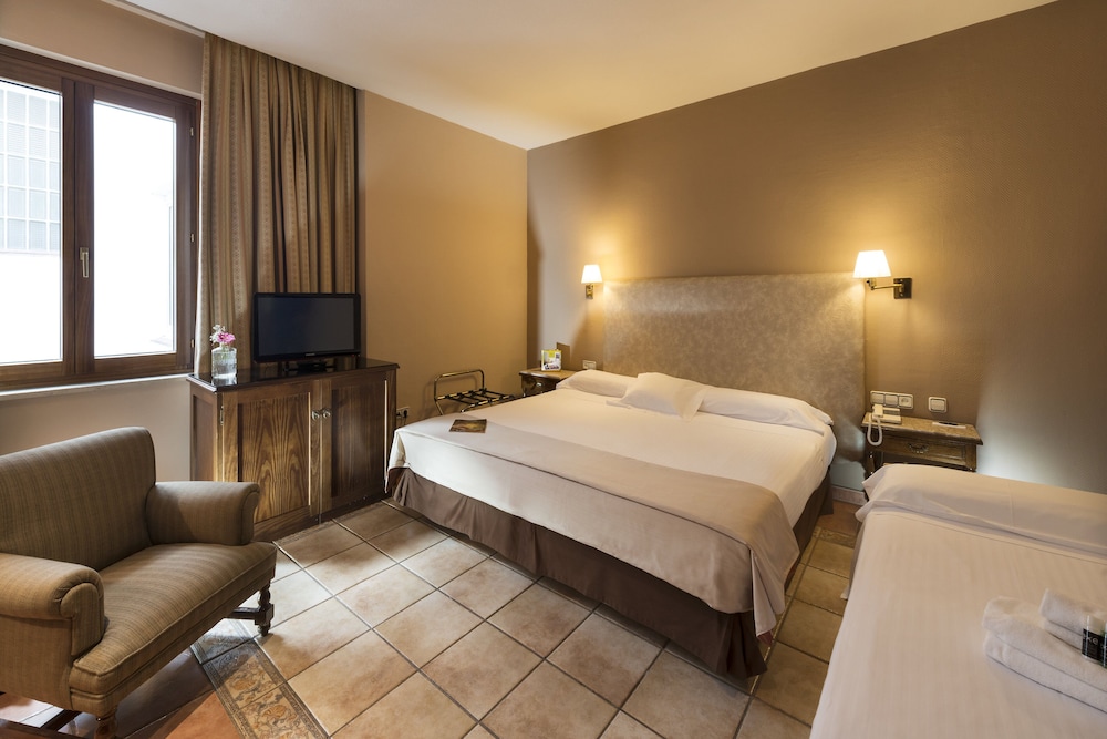 Triple Room (with Parking) photo 2