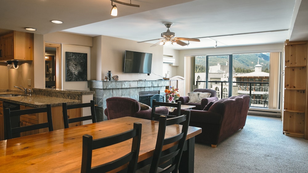Suite 407, Two Bedroom, Gold