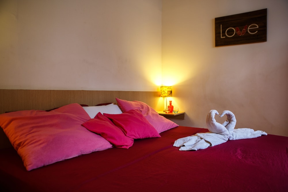 Deluxe Double Room, 1 Double Bed, Private Bathroom photo 1