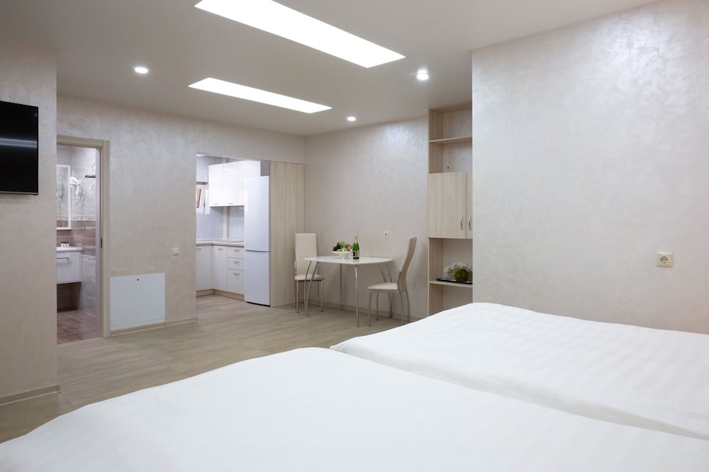 Apartment photo 2