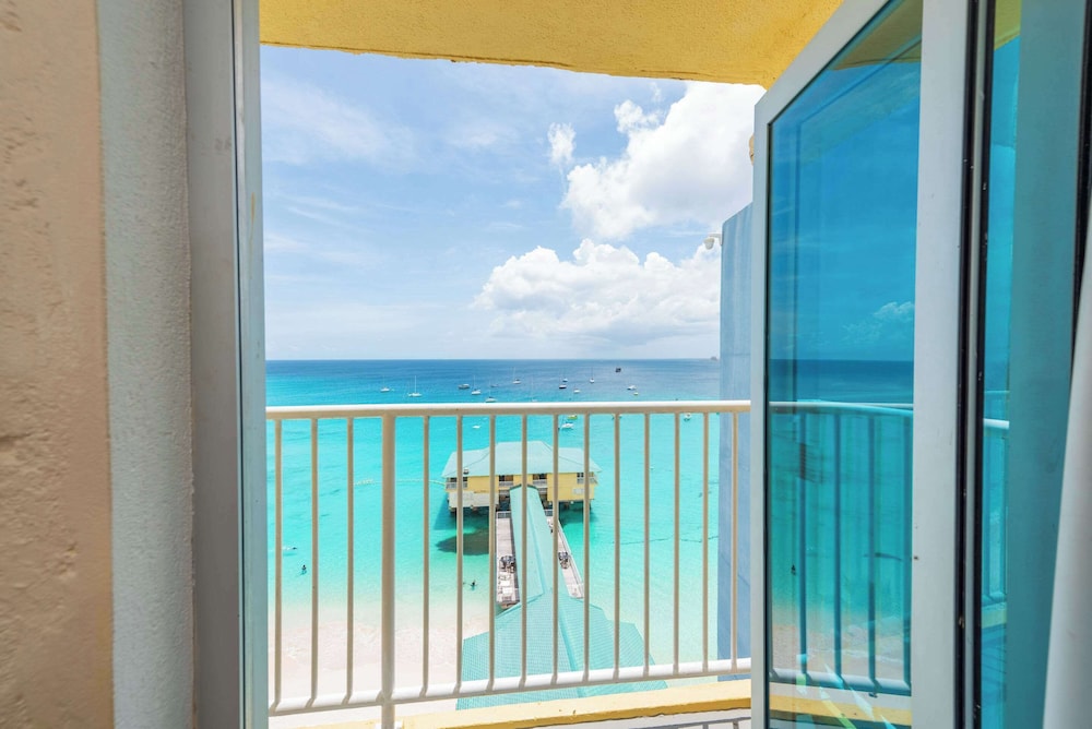 Premium Room, 1 King Bed, Beachfront