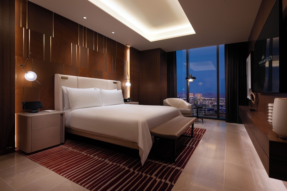 Executive King Suite - Strip View