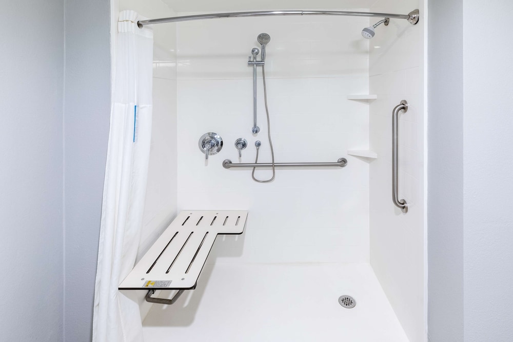 Room, 1 King Bed with Sofa bed, Accessible (Roll-In Shower) - Photo 7