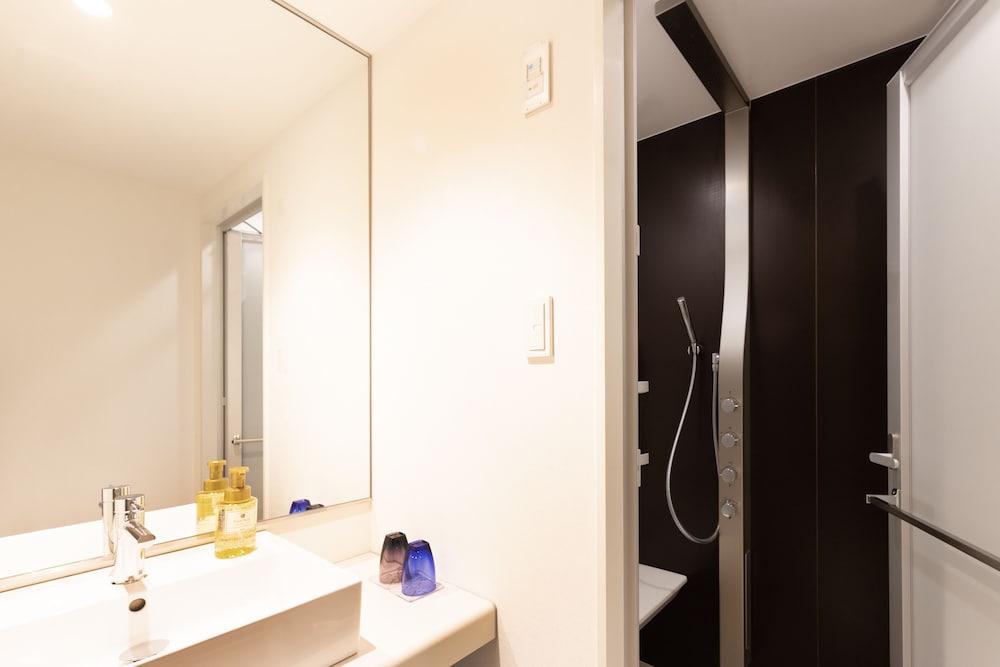 Executive Twin Room, High Floor, Non Smoking for 4 people thumbnail 5
