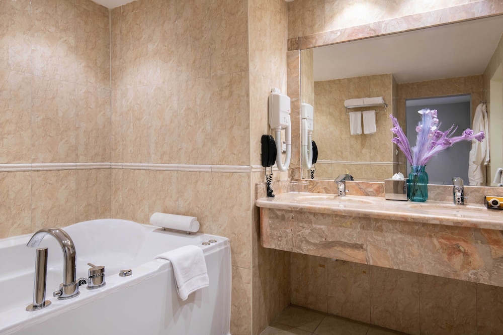 Royal Suite, 2 Bedrooms, Sea View photo 3