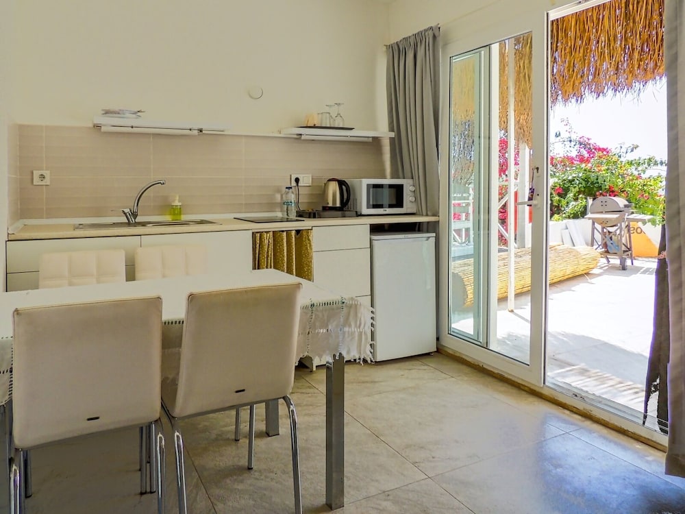 Comfort Studio Suite, Non Smoking, Sea View photo 3