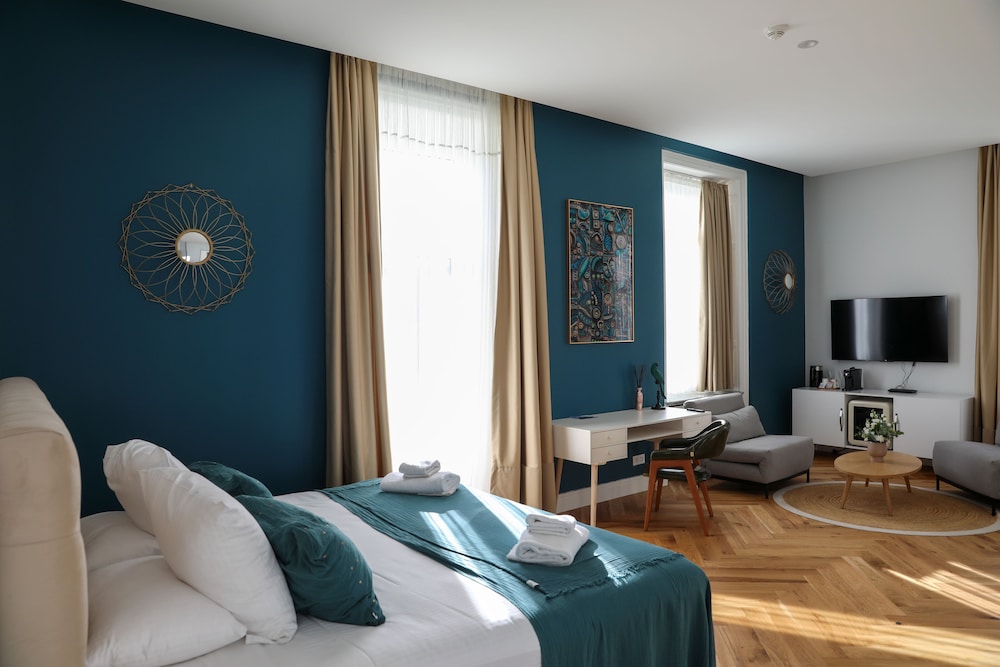 Luxury Suite photo 3