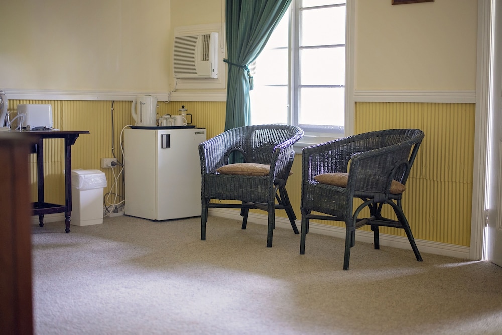 Historic Ensuite Turner Homestead photo 2