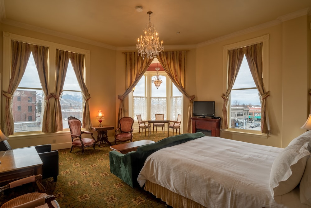 Jacuzzi Suite - Photo 1